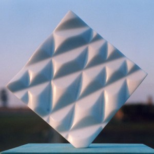 Bugnato 8 - 1992 - Marmo bianco di Carrara